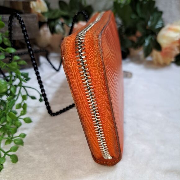 Authentic Louis Vuitton Epi Zippy Wallet with Dust Bag - Picture 5 of 17